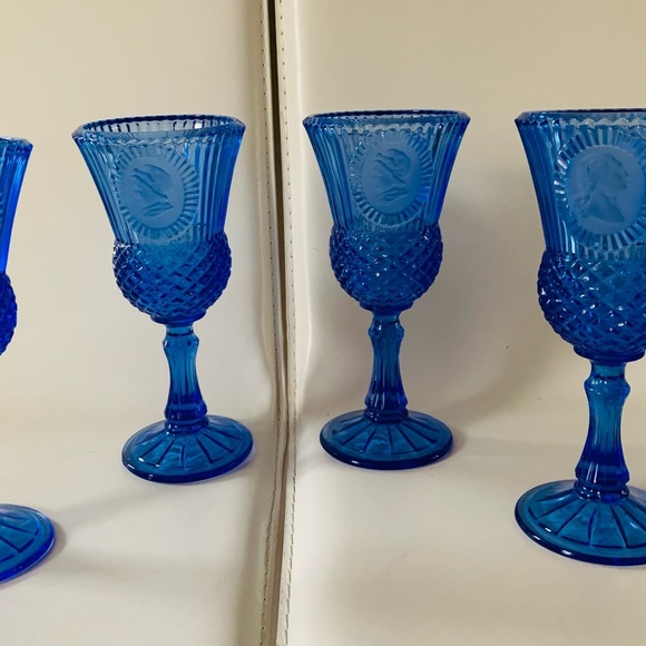 Avon blue drinking glasses - Picture 1 of 9